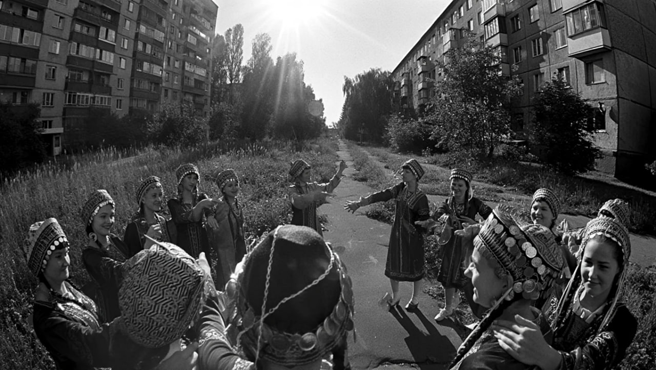 Удалось протестировать модельку Reve, которая из коробки хорошо...