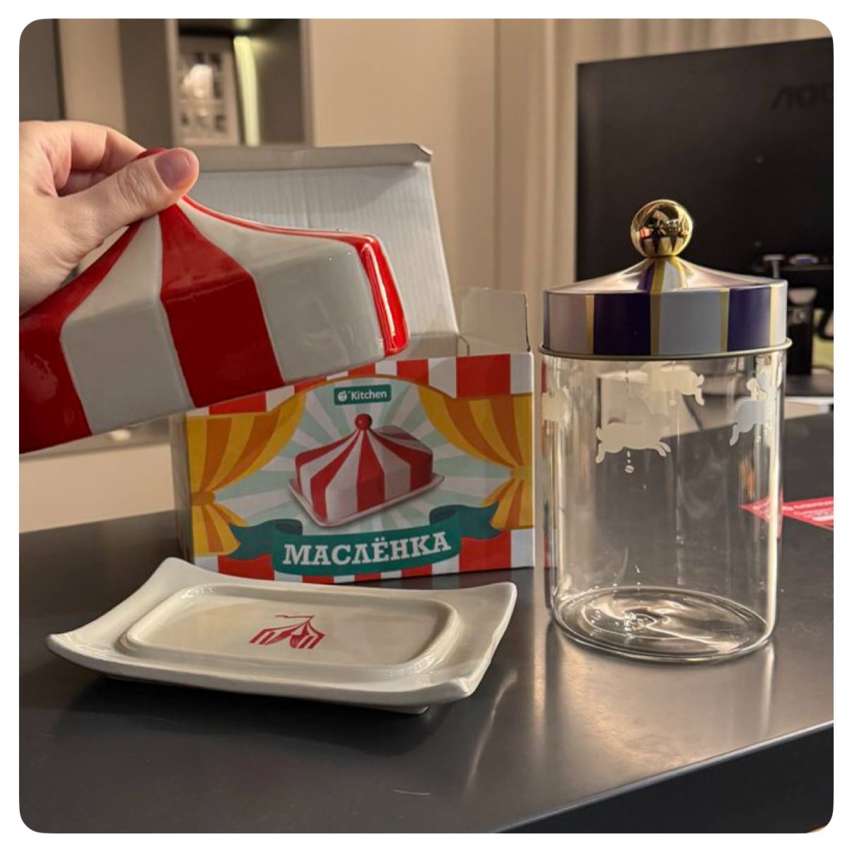 Говорят, фикс прайс выкатили новый мерч для важных переговоров